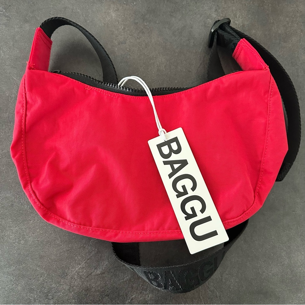 Baggu Small Crescent Candy Apple Red NWT